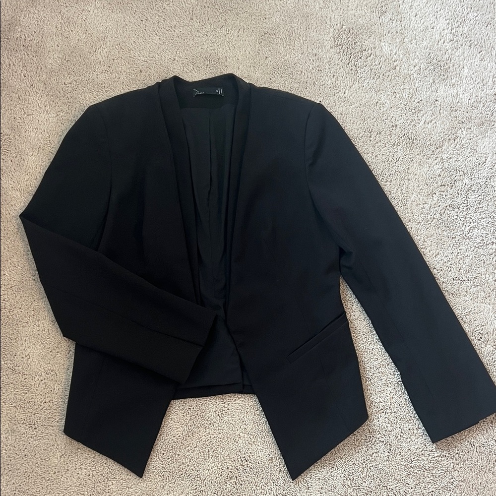 Black Open-Front Cropped Blazer